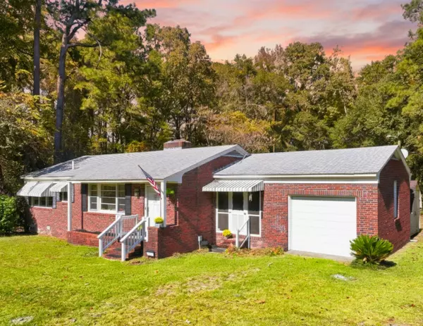 11575 Cottageville Hwy, Cottageville, SC 29435