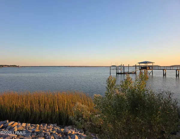 15 Vine ST Street, Hilton Head Island, SC 29926