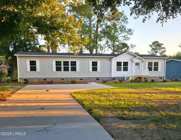 13 Vine ST Street, Hilton Head Island, SC 29926