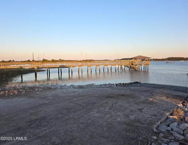 15 Vine ST Street, Hilton Head Island, SC 29926