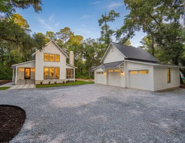 4 Blake Ln