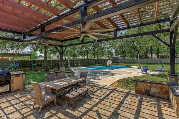 104 Tealwood Drive, Bossier City, LA 71111