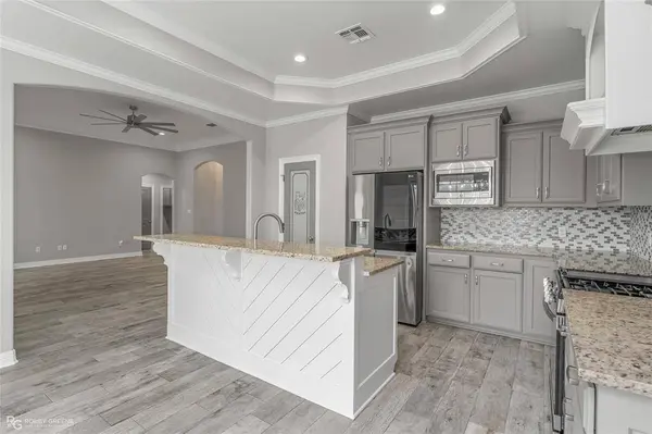 255 Arrowhead Drive, Bossier City, LA 71111