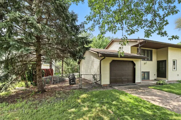 8215 Queen AVE N, Brooklyn Park, MN 55444