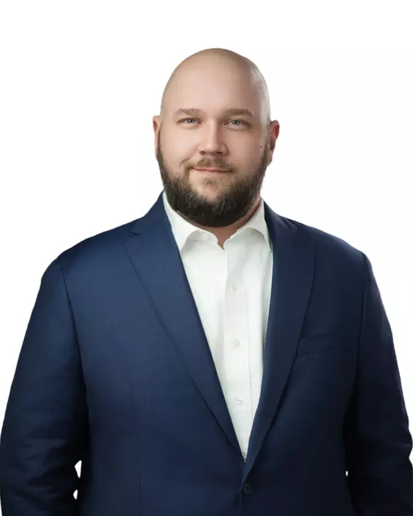 feature image of Are You Full-Time in Real Estate, or Part-Time? What Is Your Current Workload?