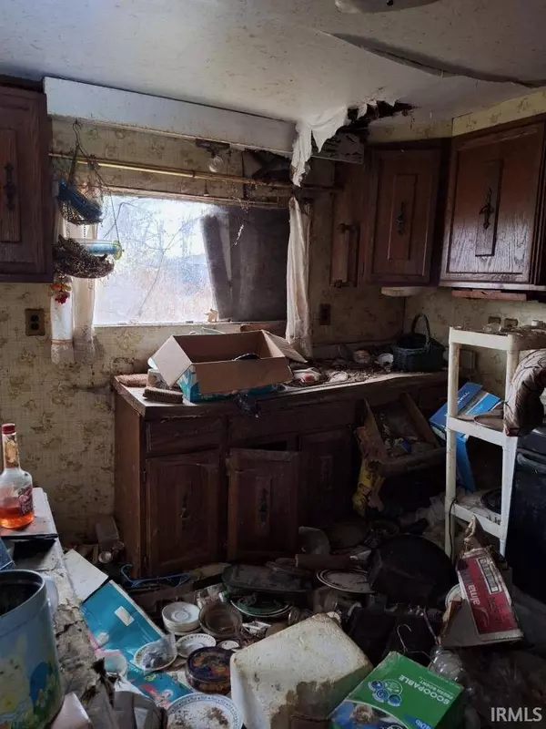 11899 S Hartford City Road, Warren, IN 46792-9623