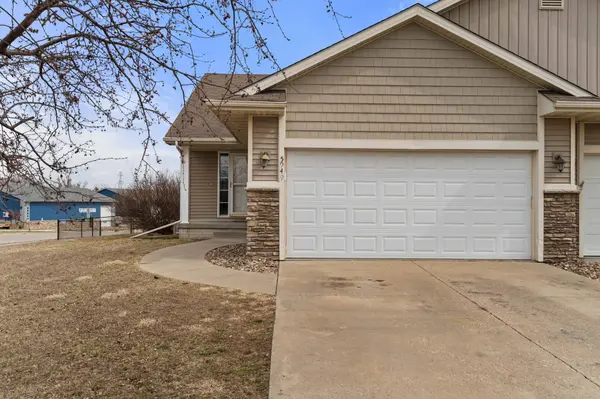 5949 NW 50th Street, Johnston, IA 50131