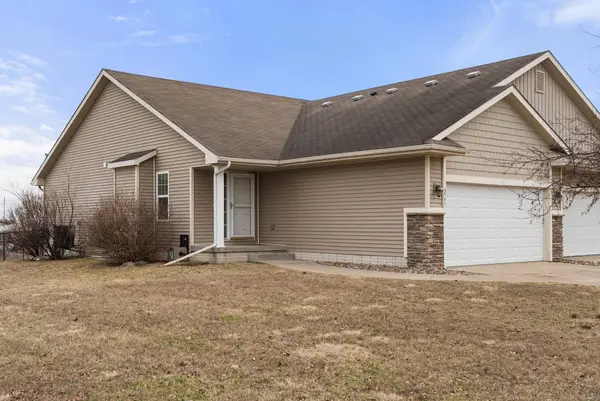 5949 NW 50th Street, Johnston, IA 50131