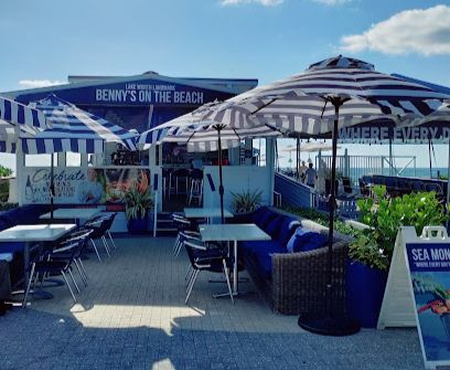 Benny’s On The Beach 