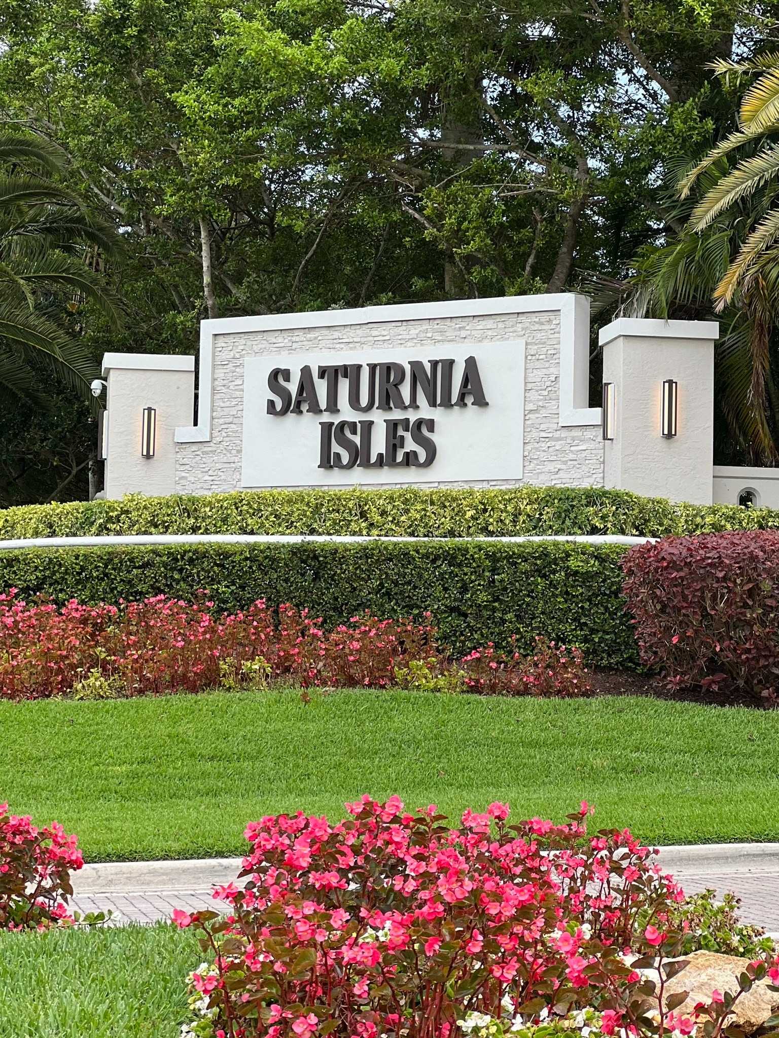 Saturnia Isles