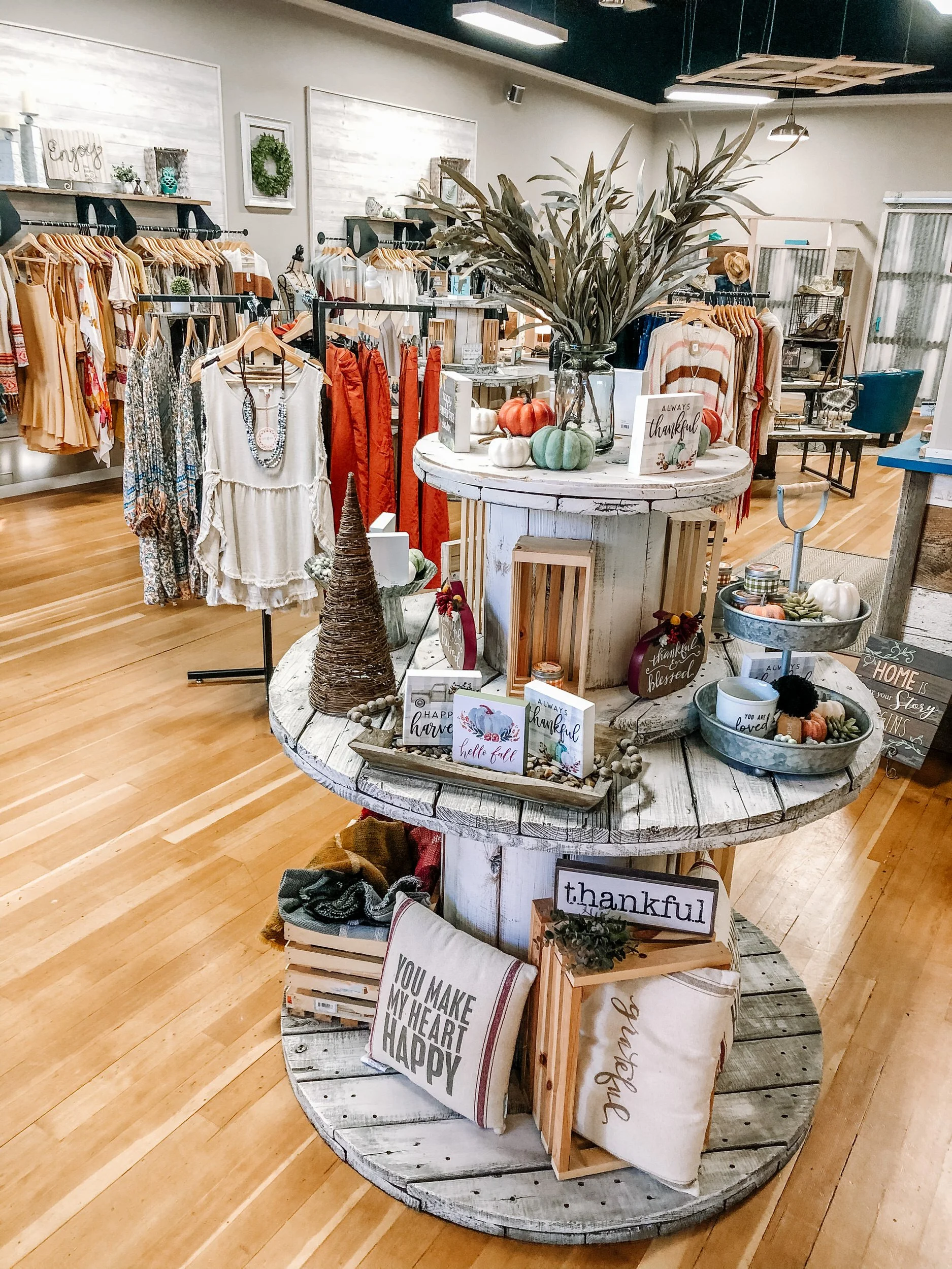 Ella B Boutique – Women’s Fashion