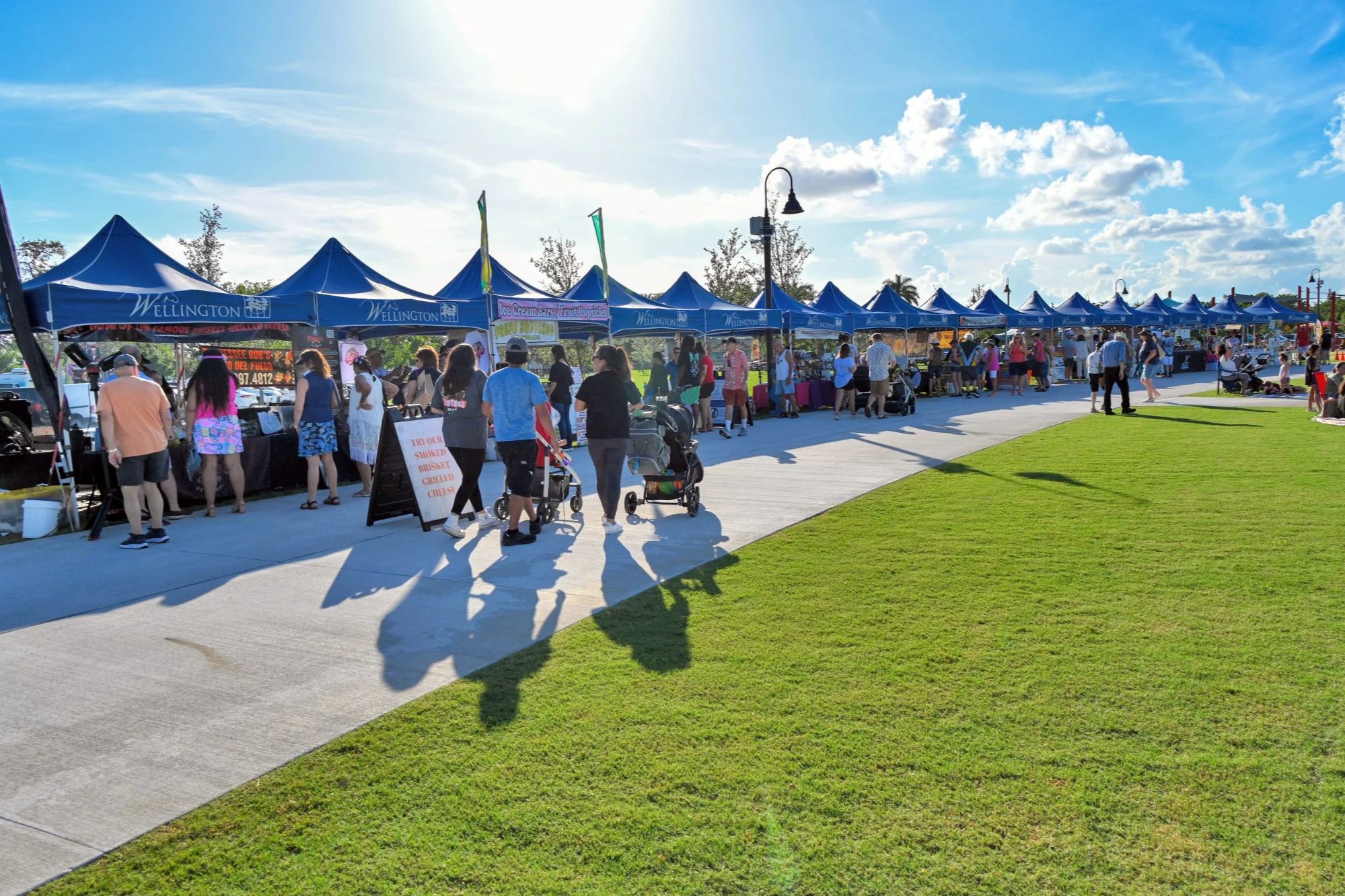 The Lakeside Market at Wellington Town Center