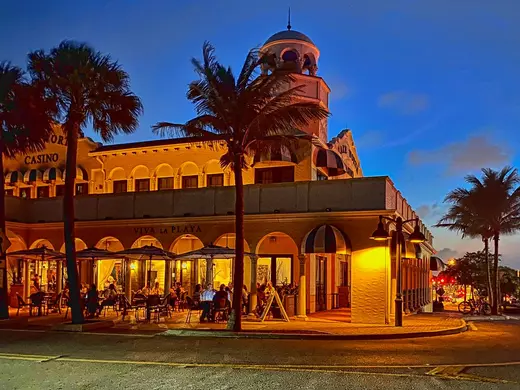 Lake Worth Beach Casino Complex Shops & Boutiques