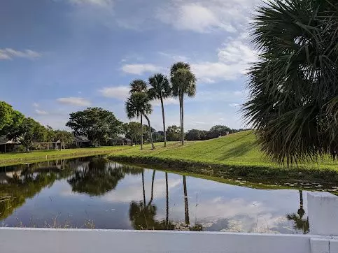 Living the Lake Worth Golf Life: Inside Lacuna Golf & Country Club Homes for Sale
