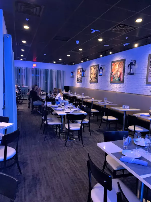 Kyle G’s Oyster & Wine Bar