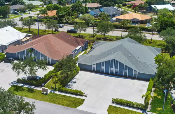Homes for Sale in Folkestone Circle at Greenview Shores II – Wellington FL Community Guide