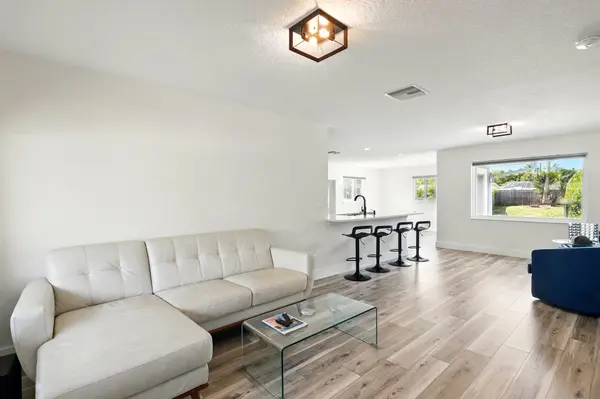 135 Richland Ave, Merritt Island, FL 32953-3377