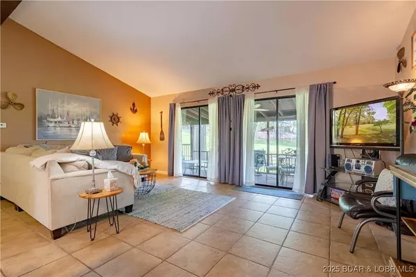 294 Moongate DR, Osage Beach, MO 65065