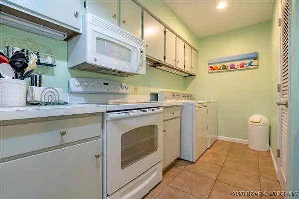 294 Moongate DR, Osage Beach, MO 65065