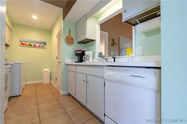 294 Moongate DR, Osage Beach, MO 65065