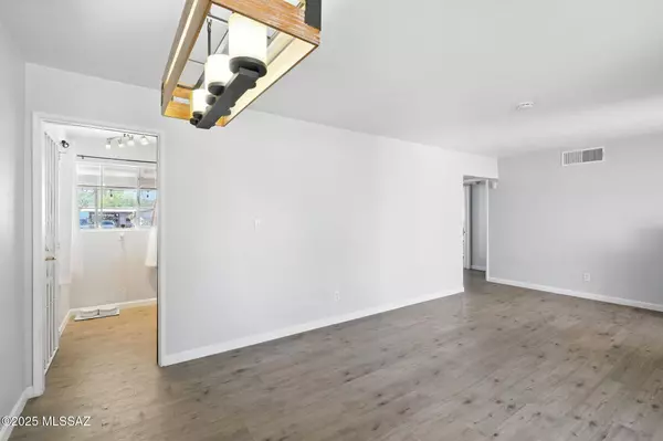 5720 E 4th Street, Tucson, AZ 85711