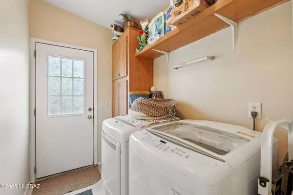 11005 W Windchime Drive, Tucson, AZ 85743