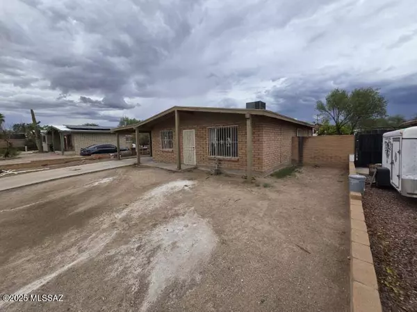 3042 W Christopher Drive, Tucson, AZ 85746