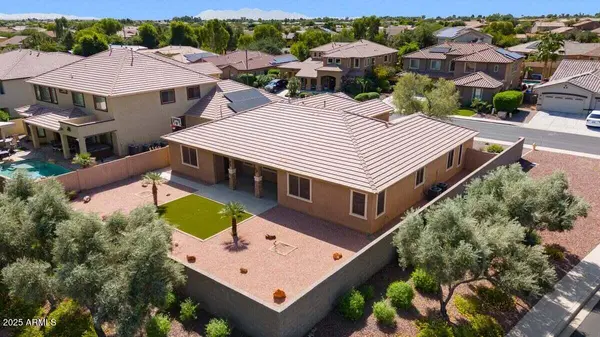18306 W BECK Lane, Surprise, AZ 85388