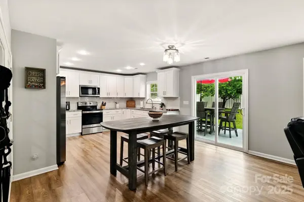 10815 Mountain Springs DR, Charlotte, NC 28278
