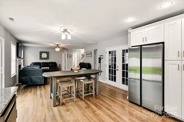 10815 Mountain Springs DR, Charlotte, NC 28278