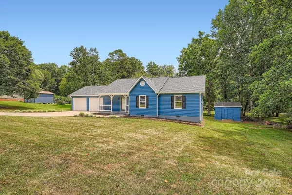 1276 Hidden Creek CIR, Hickory, NC 28602