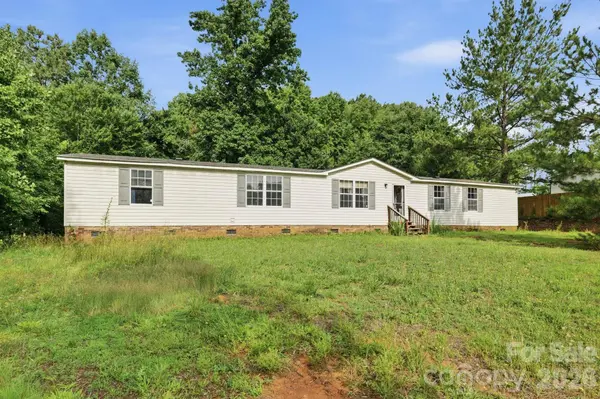 453 Helen Young DR