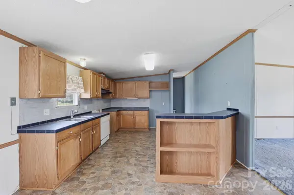 2299 Dellinger DR, Newton, NC 28658