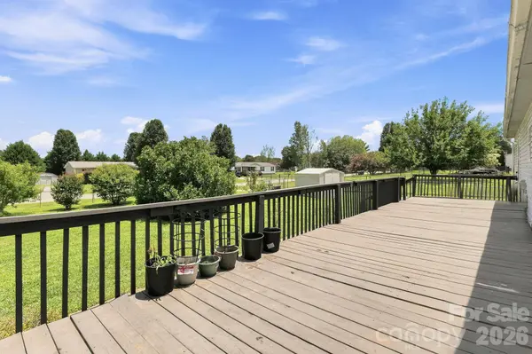 2299 Dellinger DR, Newton, NC 28658