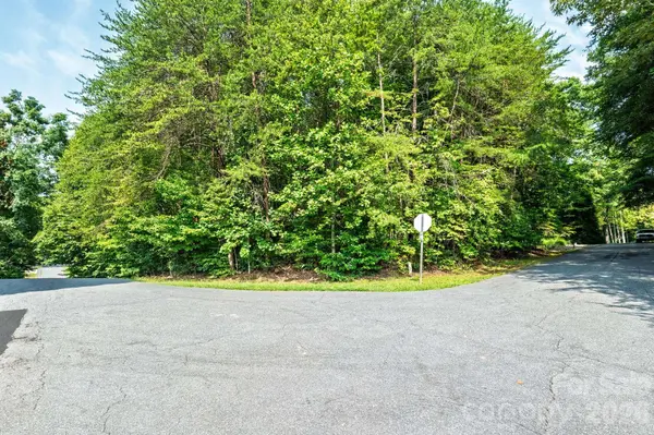 8398 Marina LN, Catawba, NC 28609