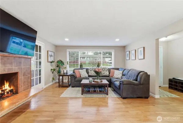 2569 Airline WAY, Oak Harbor, WA 98277