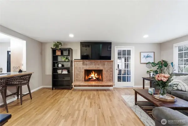 2569 Airline WAY, Oak Harbor, WA 98277
