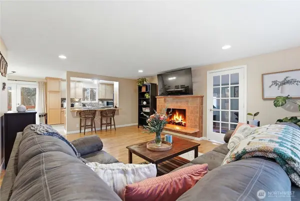 2569 Airline WAY, Oak Harbor, WA 98277