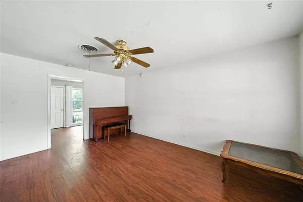 5416 Whitten Street, Fort Worth, TX 76134