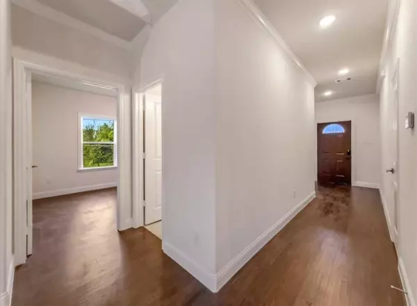 2029 S Edgewood Terrace, Fort Worth, TX 76105