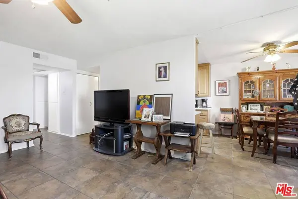 11813 Runnymede St #30, North Hollywood, CA 91602