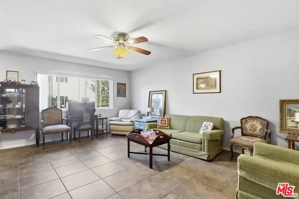 11813 Runnymede St #30, North Hollywood, CA 91602