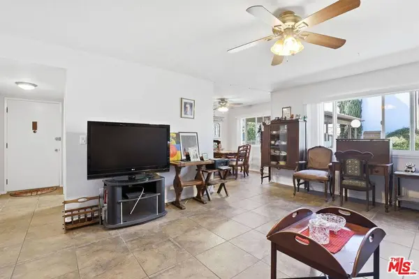 11813 Runnymede St #30, North Hollywood, CA 91602