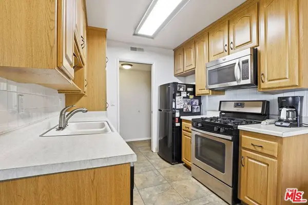 11813 Runnymede St #30, North Hollywood, CA 91602