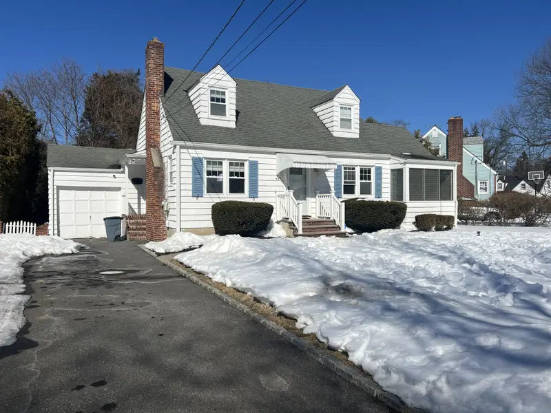 353 Harvey Ave, North Plainfield, NJ 07063-1703