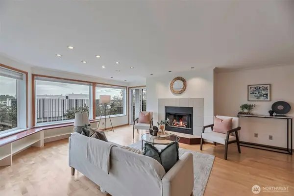 1028 Lakeview BLVD E #6, Seattle, WA 98102