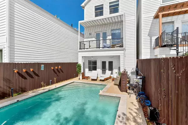 5227 Nett ST, Houston, TX 77007