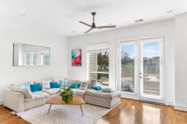 5227 Nett ST, Houston, TX 77007