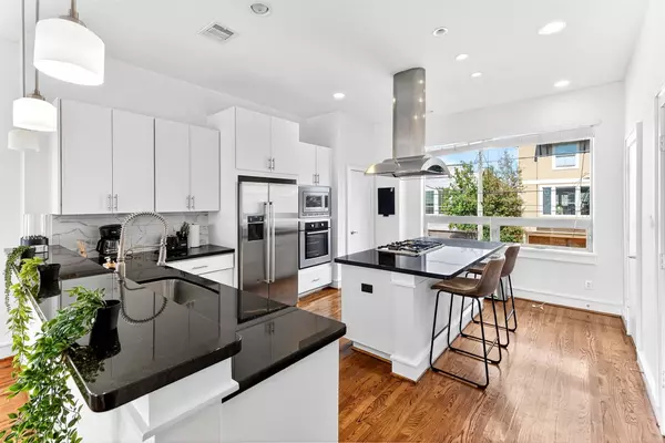 5227 Nett ST, Houston, TX 77007