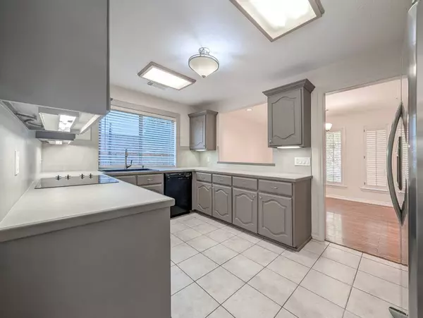 10631 Del Monte DR, Houston, TX 77042